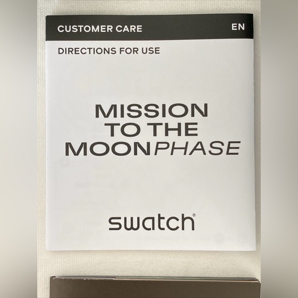 Omega X Swatch MISSION TO THE MOONPHASE MOONSWATCH SNOOPY WATCH BNIB Black NRFB - Picture 6 of 13